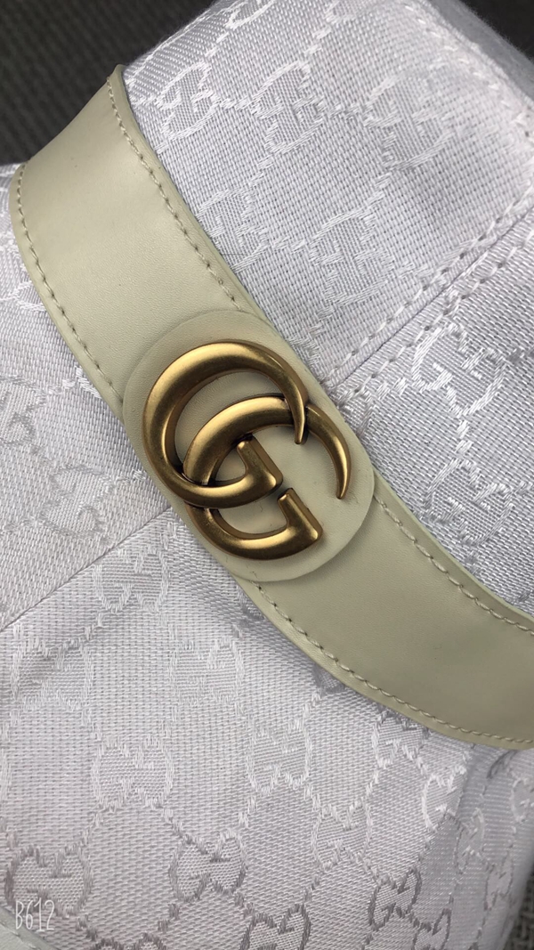 ブランド帽子背面デザイン